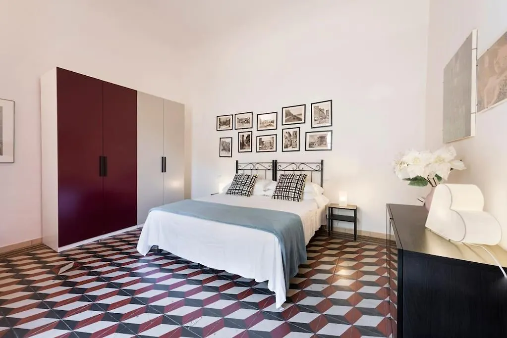 Live Like A Florentine Next To Santa Croce Square 피렌체